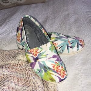 Floral Toms